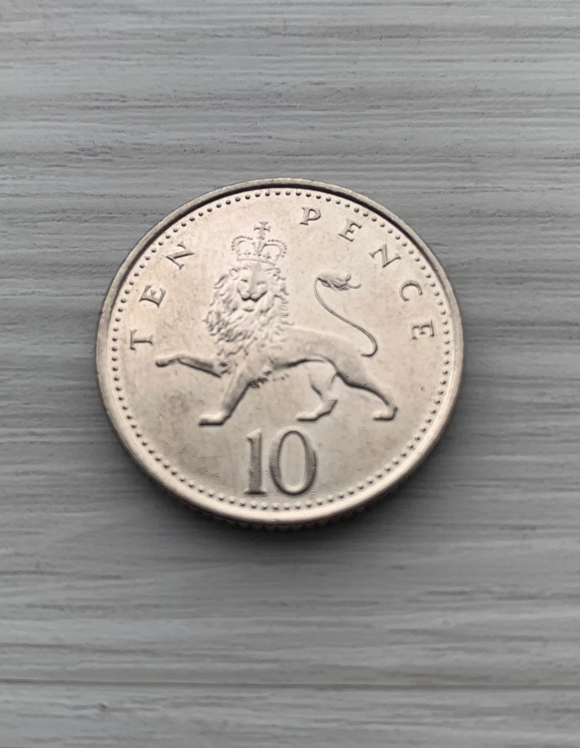 Strong Magnetic 10p Coin Trick - Close Up Magic Trick - 10 Pence Coin Magic
