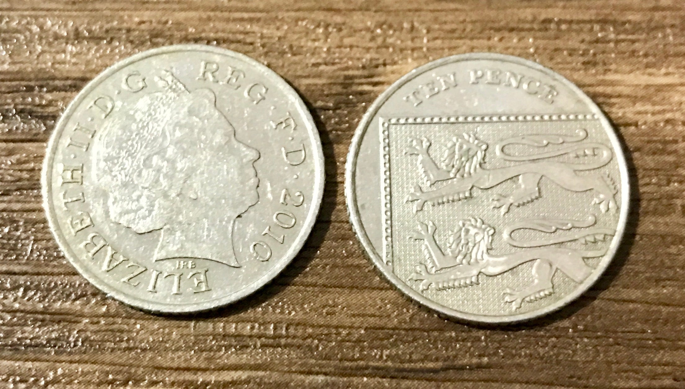 Split Coin Magic - 10p Split Coin Magic Trick -  Coin Thru Bag
