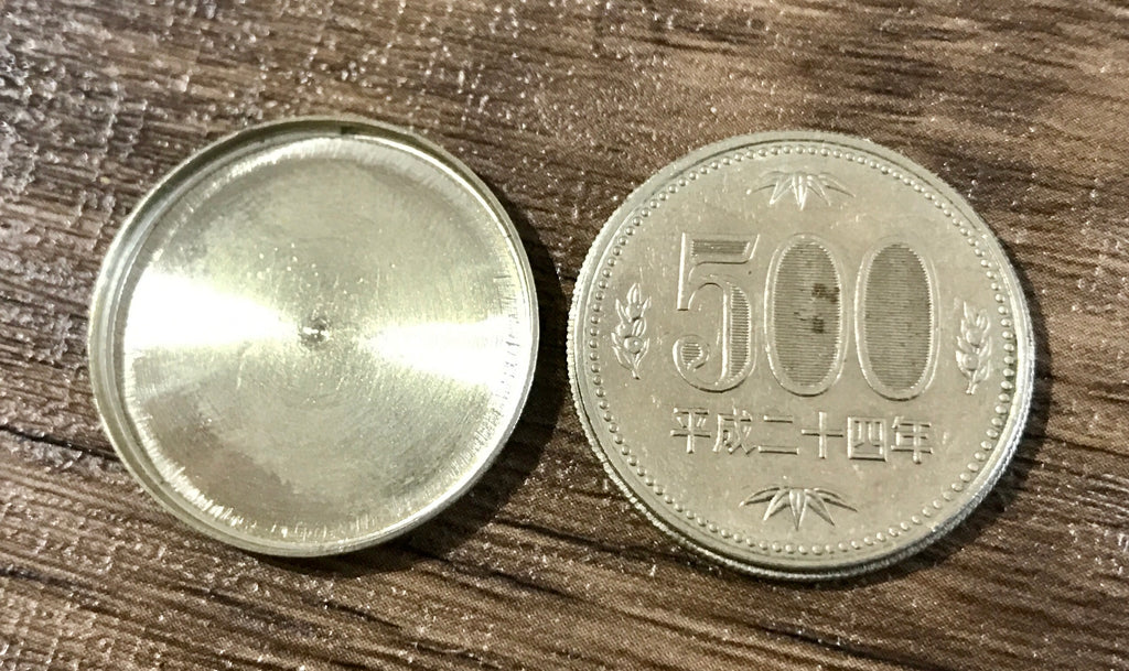 500 Yen Expanded Shell Coin - Japanese Coin Gimmic