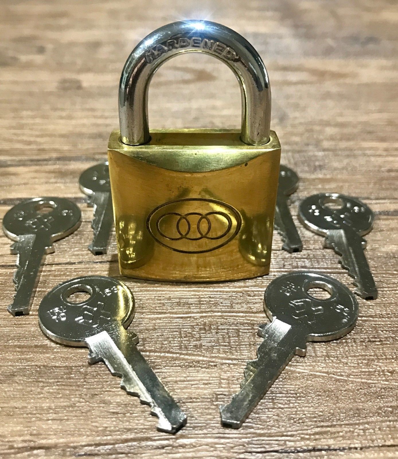 DELUXE MAGIC ESP LOCK / CLOSE UP MENTAL MAGIC / CORRECT KEY  [BRASS PADLOCK]