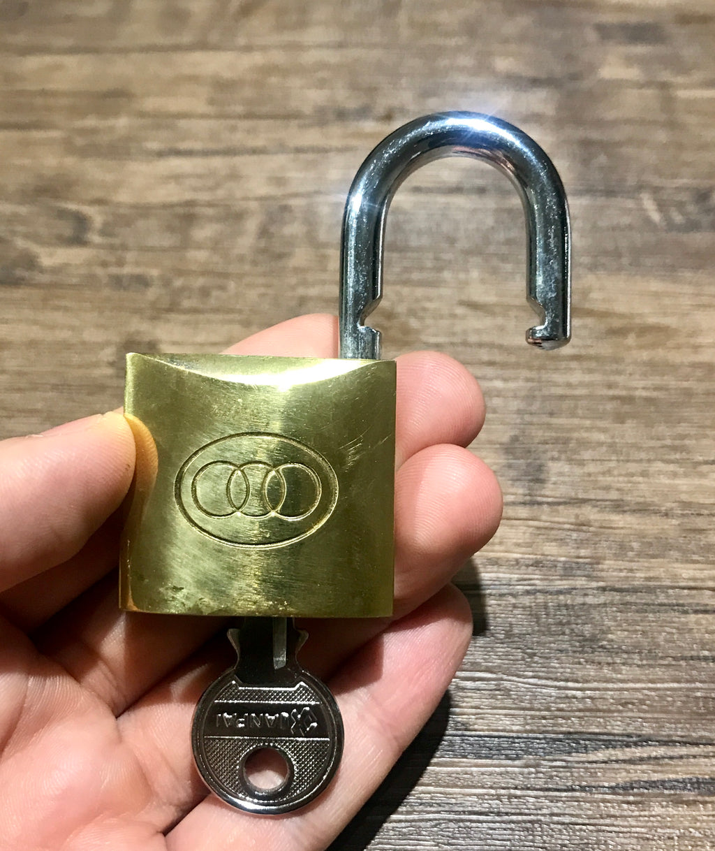 DELUXE MAGIC ESP LOCK / CLOSE UP MENTAL MAGIC / CORRECT KEY  [BRASS PADLOCK]