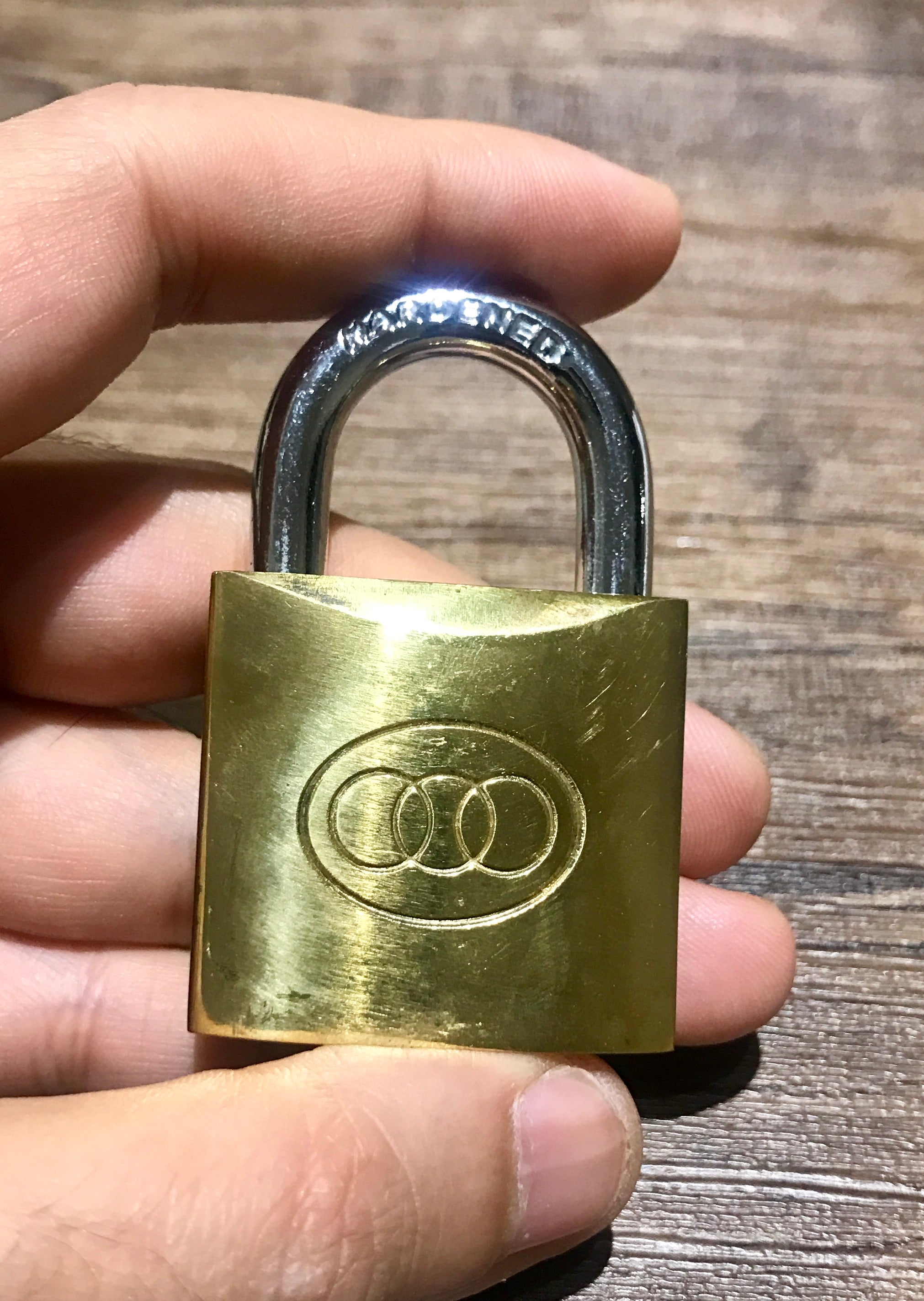 DELUXE MAGIC ESP LOCK / CLOSE UP MENTAL MAGIC / CORRECT KEY  [BRASS PADLOCK]