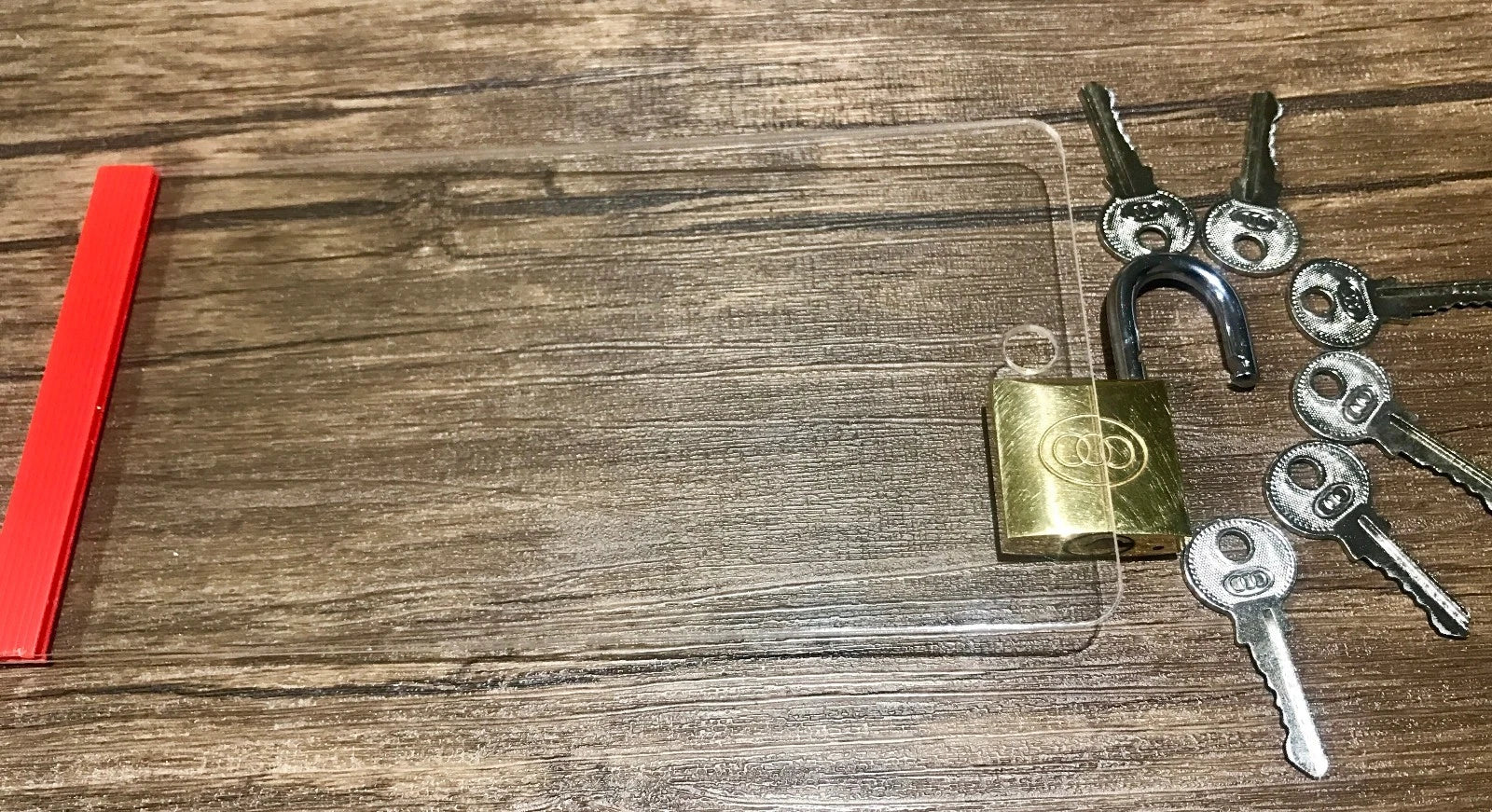 Wonder Lock - Crook Lock - Mentalism Magic Trick [with 5 keys] Close Up Magic