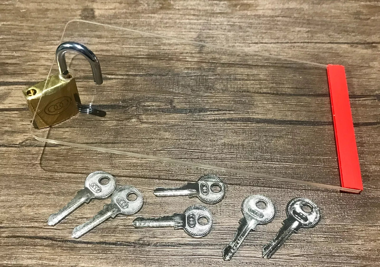 Wonder Lock - Crook Lock - Mentalism Magic Trick [with 5 keys] Close Up Magic